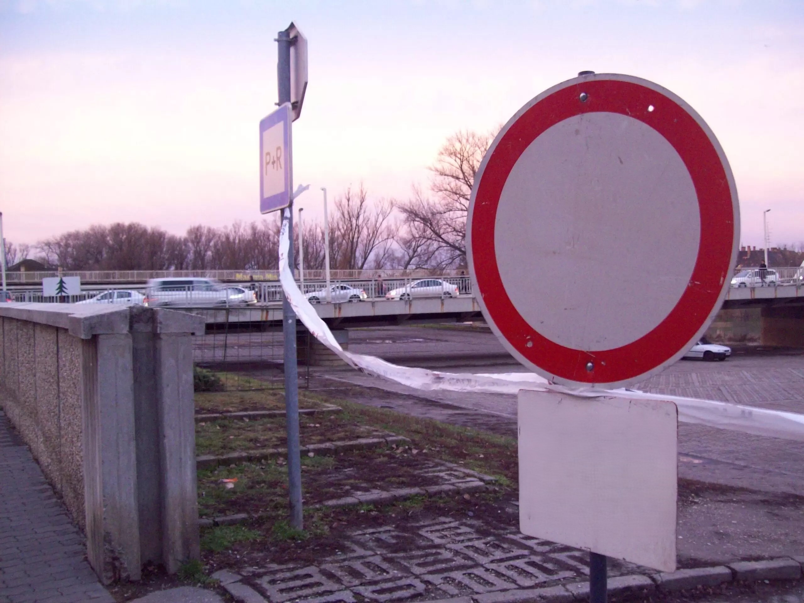 Zárva lesz a Petőfi híd alatti parkoló