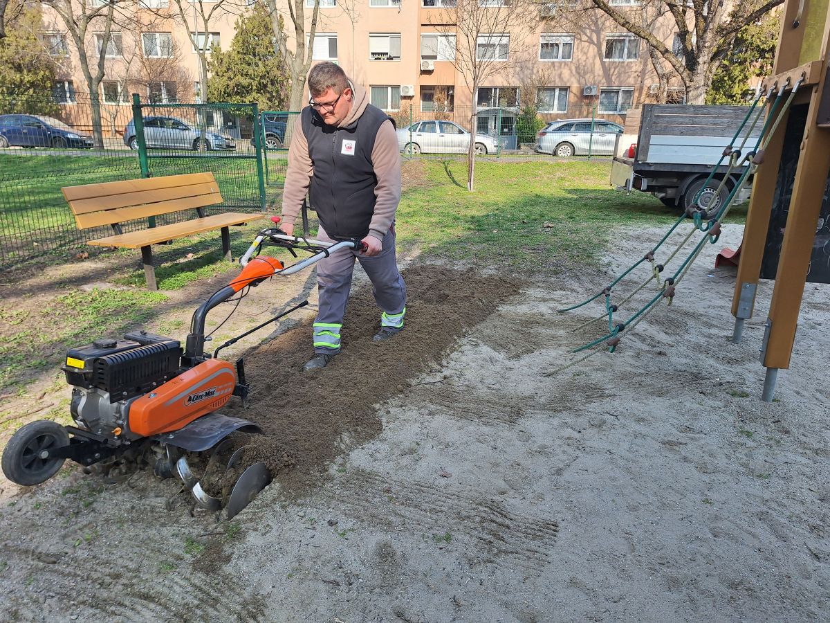 Felkészülnek a játszóterek